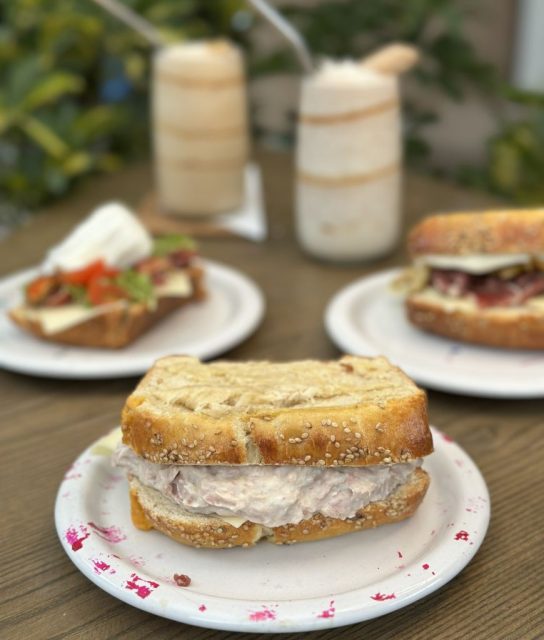 Sándwich de atún